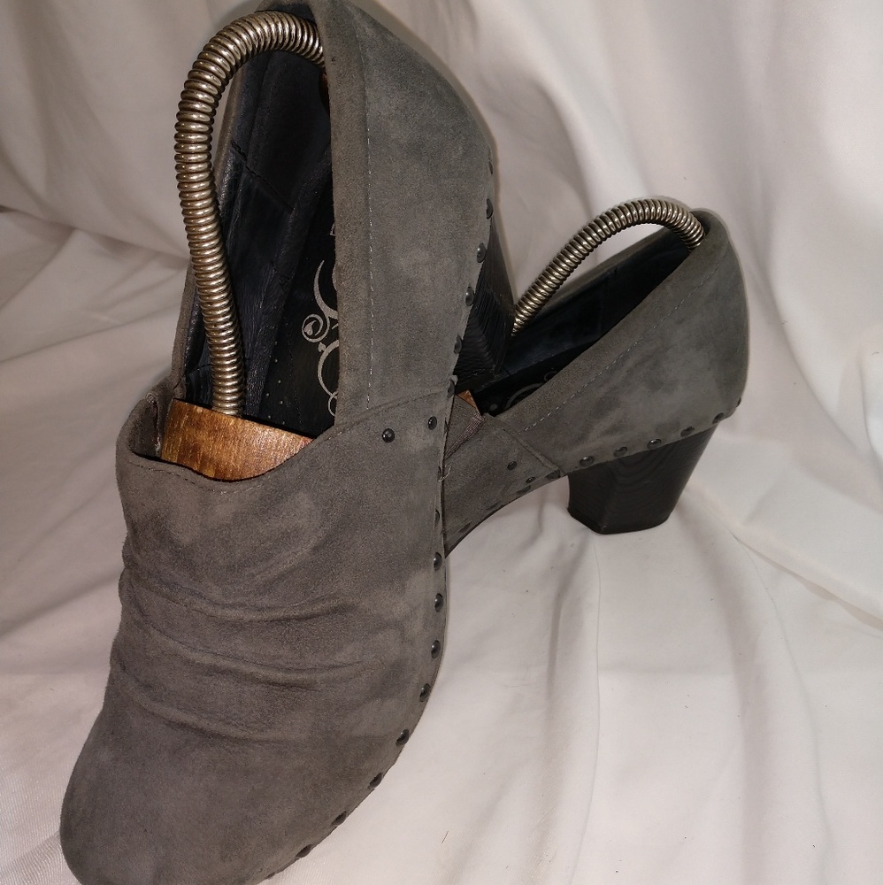 Dansko Gray Suede Studded Nori Clogs Heels 11.5